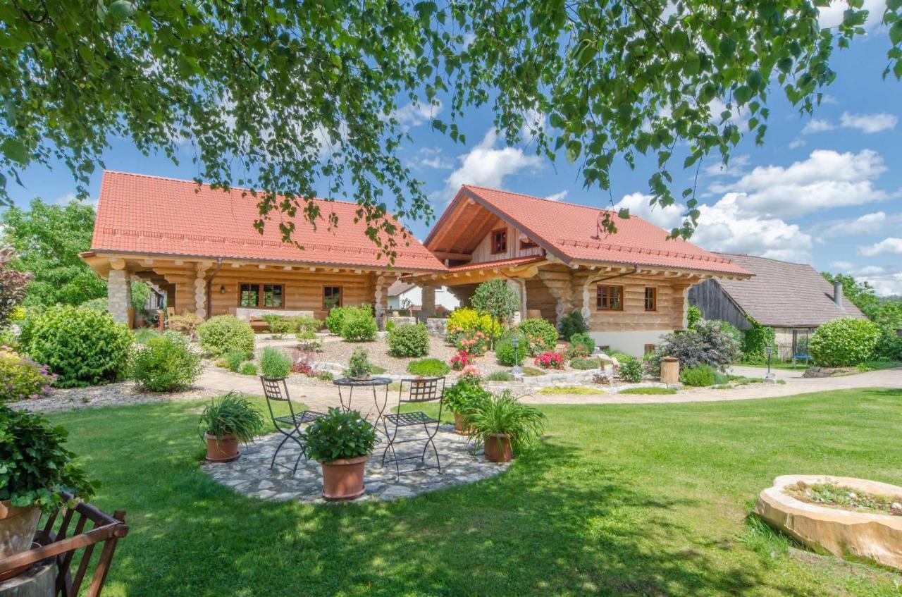 Heumanns Blockhaeuser Am Wald Hotel Pottenstein Bagian luar foto