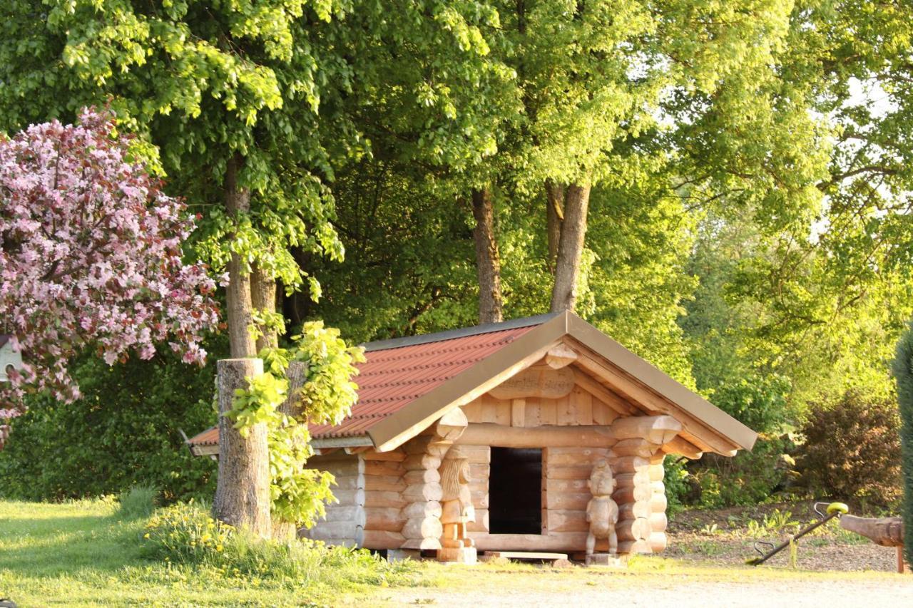 Heumanns Blockhaeuser Am Wald Hotel Pottenstein Bagian luar foto